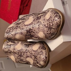Zigisoho snake skin mules